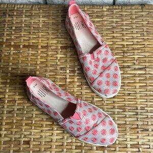 Kids Tom’s Floral Slip On Shoes